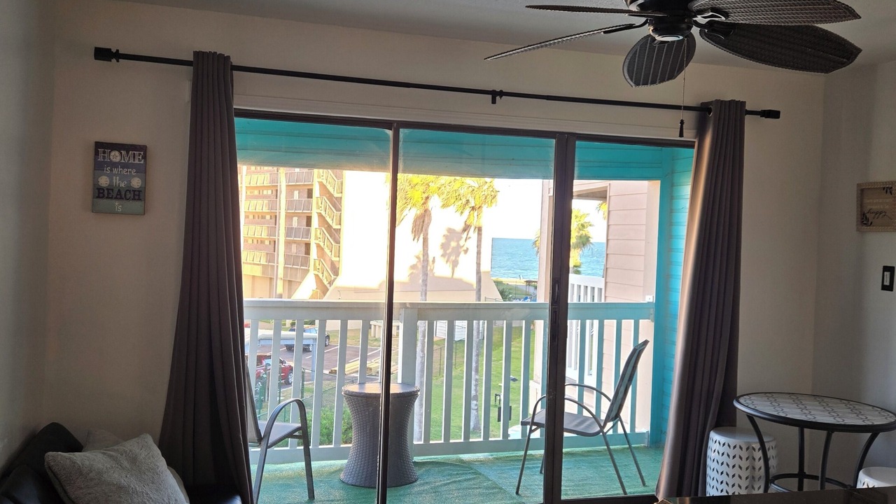 Photo of Livingroom in North Beach