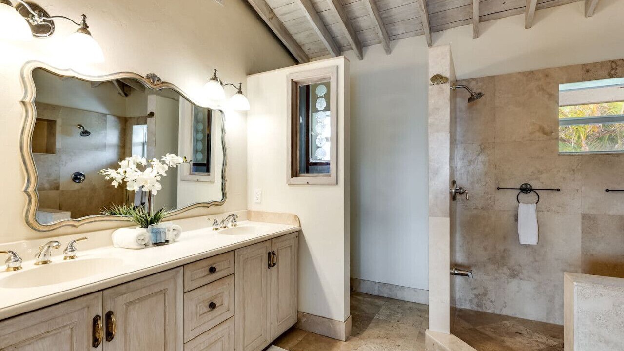 Photo of Bathroom in Birch Park Finger Streets