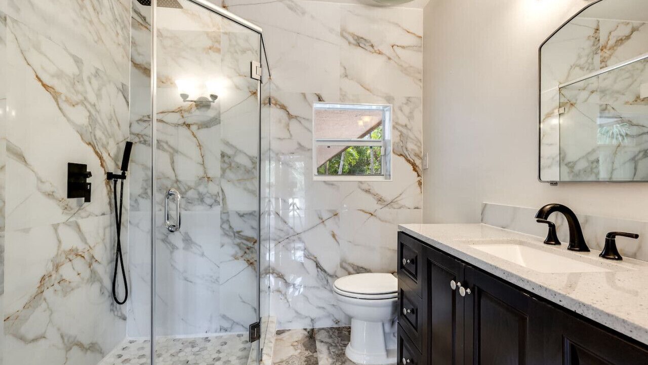 Photo of Bathroom in Birch Park Finger Streets