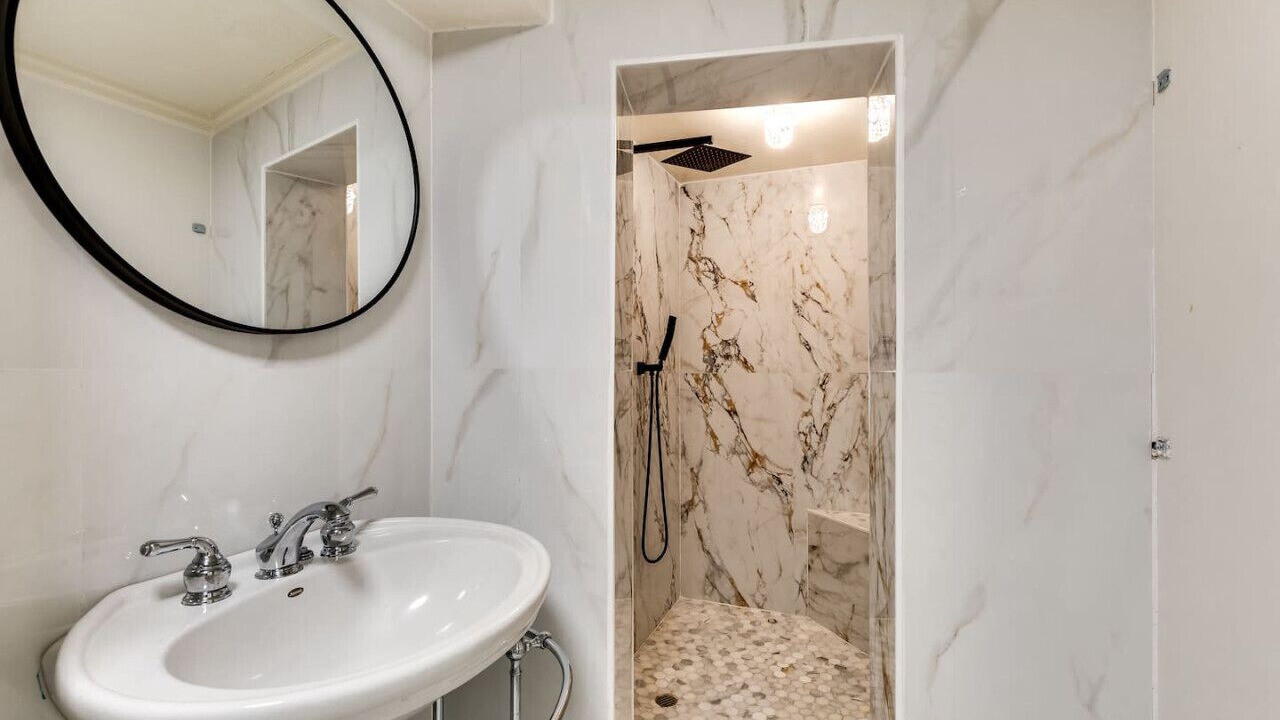Photo of Bathroom in Birch Park Finger Streets