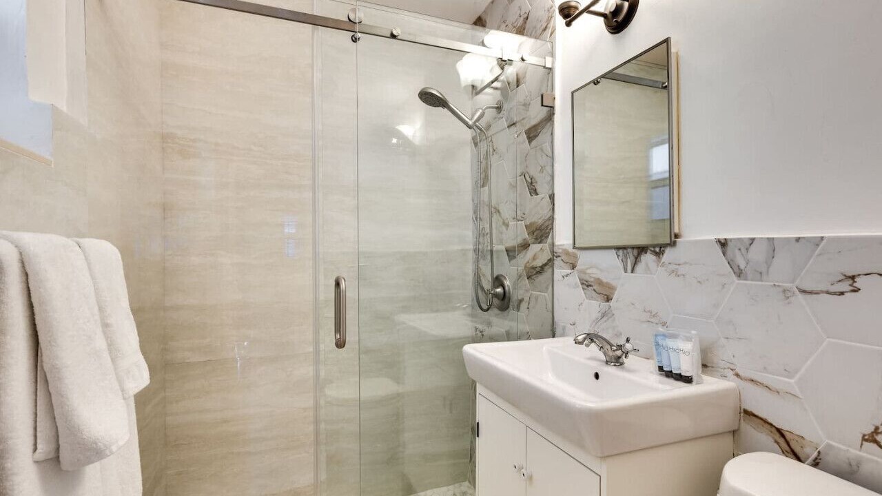 Photo of Bathroom in Birch Park Finger Streets