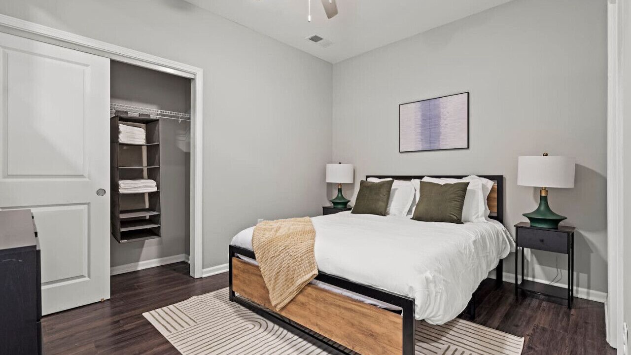 Photo of Bedroom in Midtown - Westport