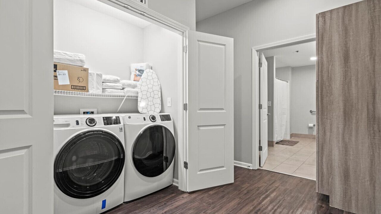 Photo of Bedroom in Midtown - Westport
