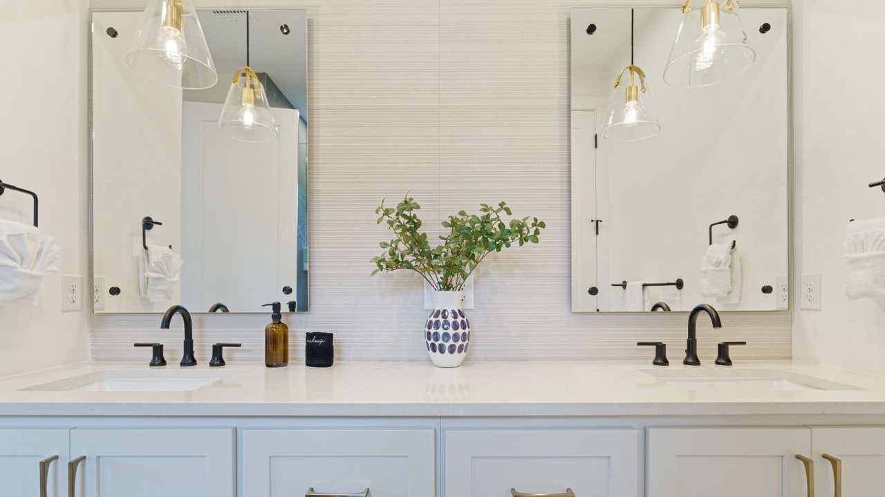 Photo of Bathroom in Holly