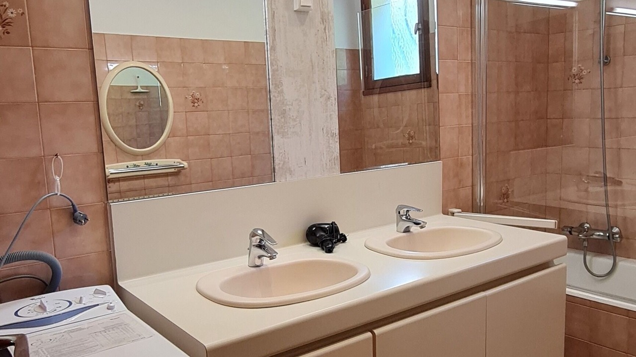 Photo of Bathroom in Lablachere