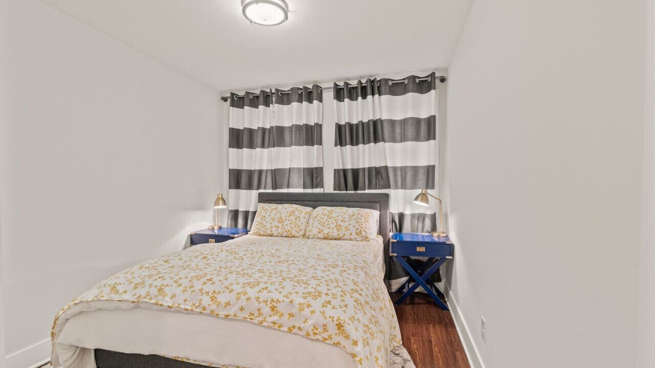 Photo of Bedroom in Washington Square West