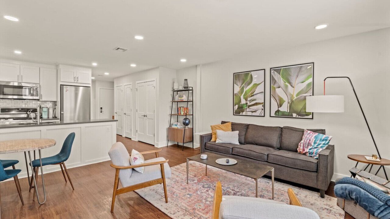 Photo of Livingroom in Washington Square West