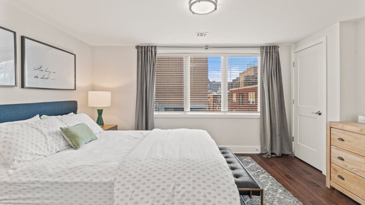 Photo of Bedroom in Washington Square West