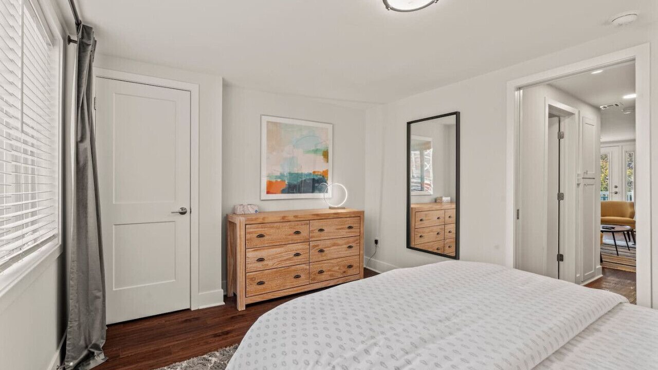 Photo of Bedroom in Washington Square West