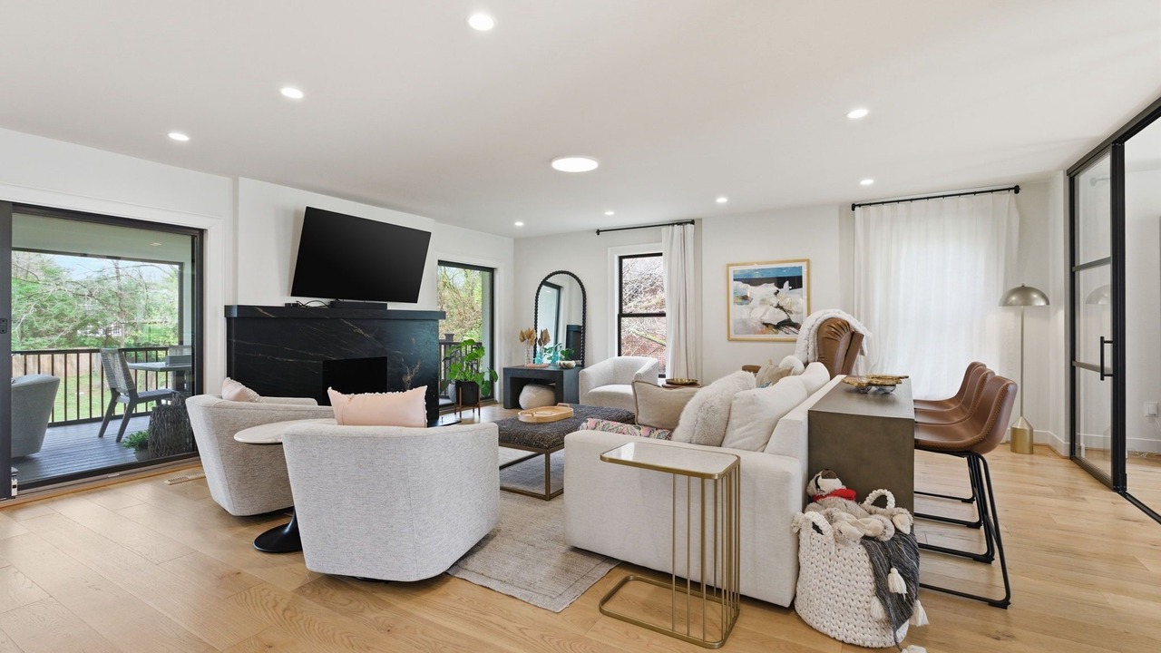 Photo of Livingroom in Lexington