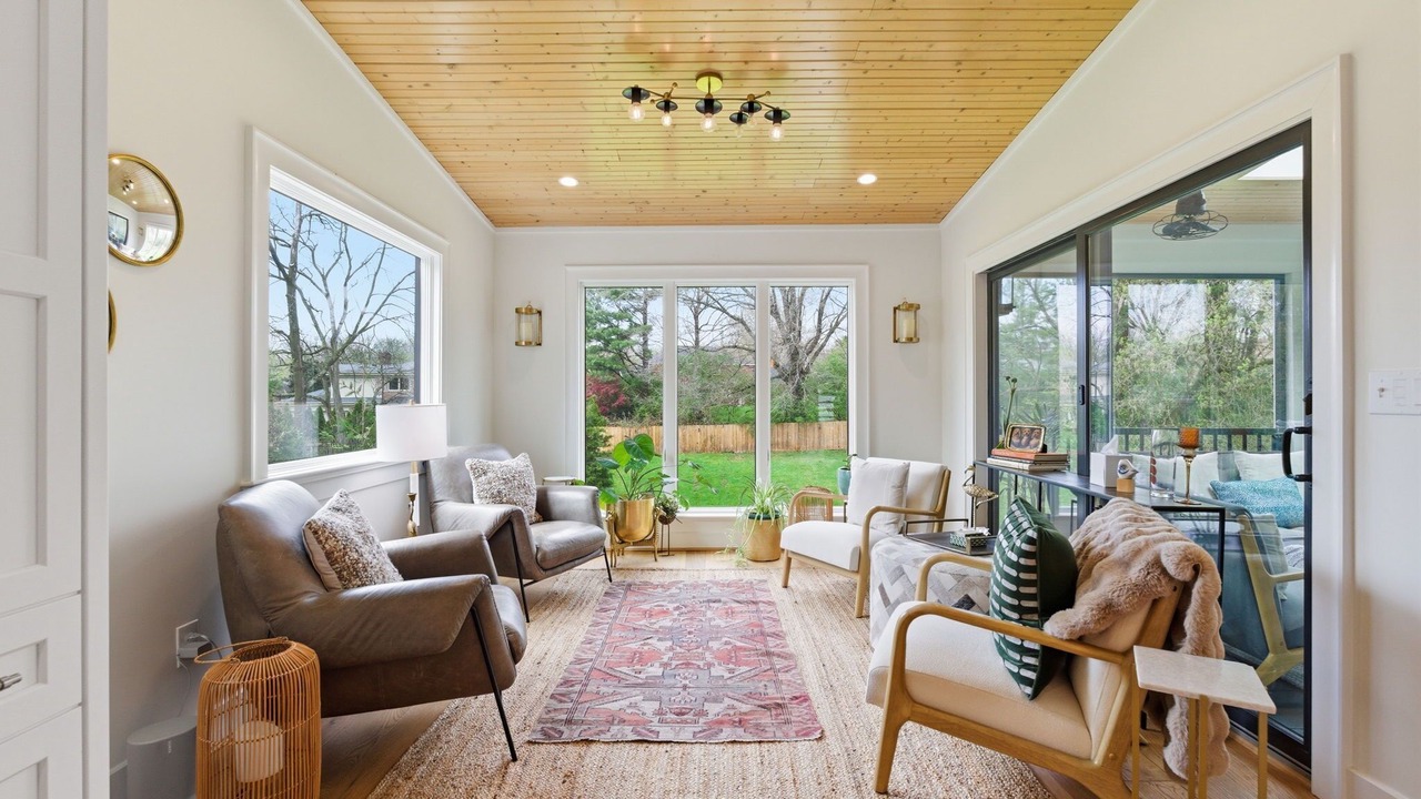Photo of Livingroom in Lexington