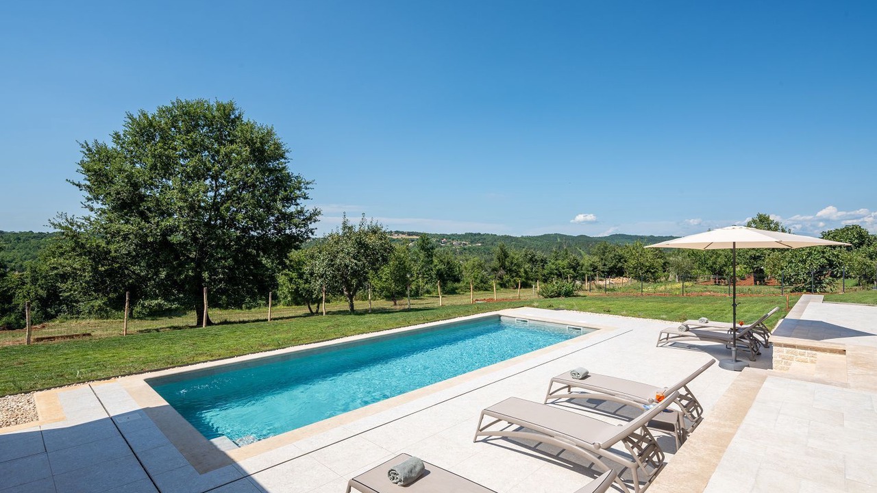 Photo of Outdoor in Beram