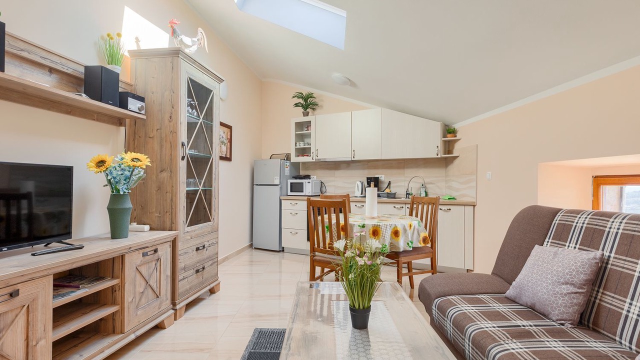 Photo of Livingroom in Pican