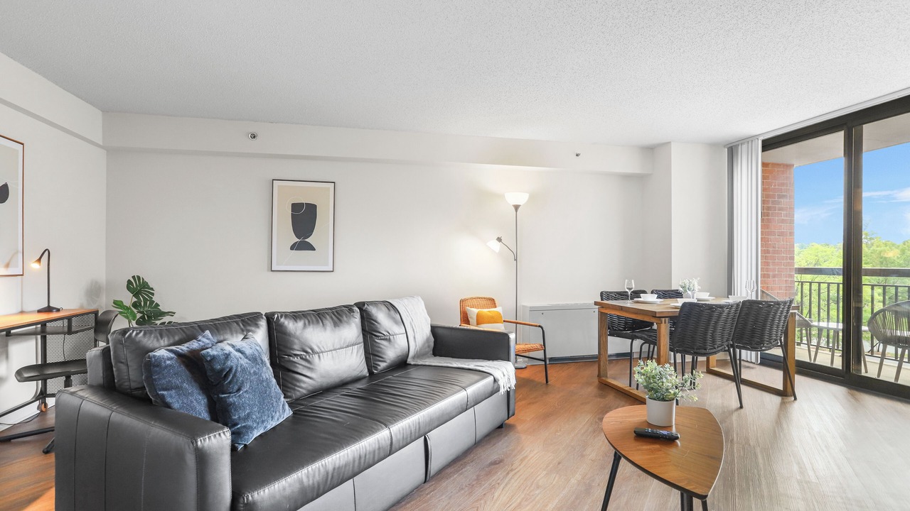Photo of Livingroom in Pentagon City