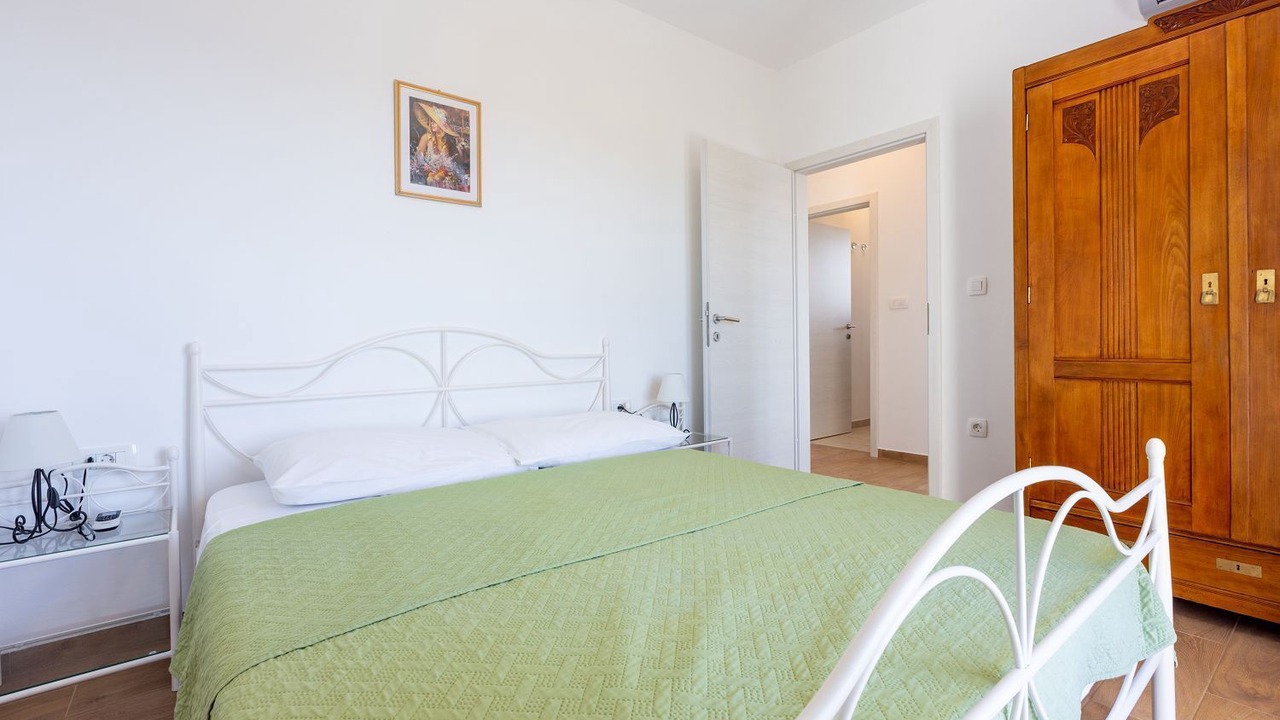Photo of Bedroom in Smrika