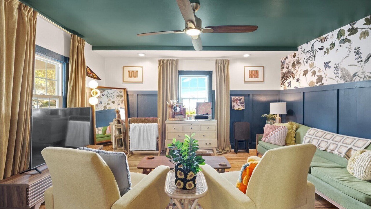 Photo of Livingroom in Wilmington Historic District