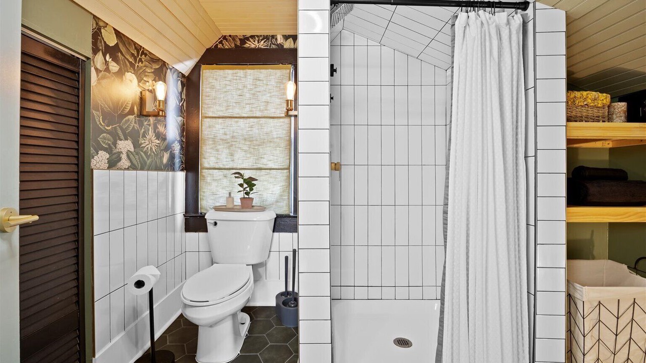 Photo of Bathroom in Wilmington Historic District