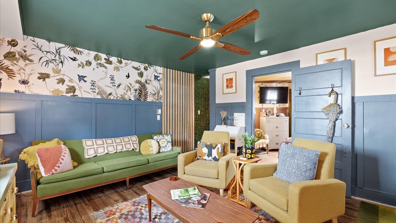 Photo of Livingroom in Wilmington Historic District