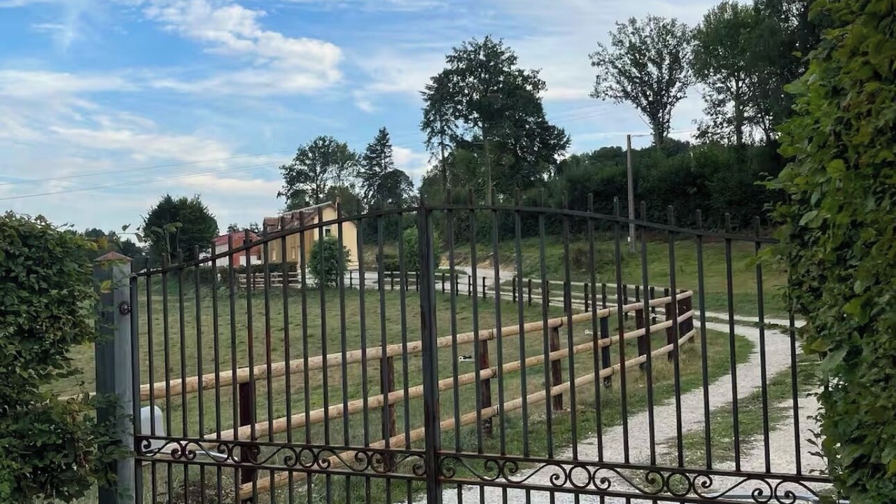 Photo of Outdoor in Saint-Martin-des-Pezerits