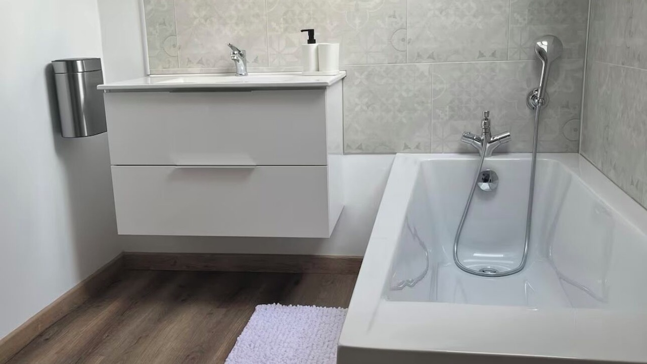 Photo of Bathroom in Saint-Martin-des-Pezerits