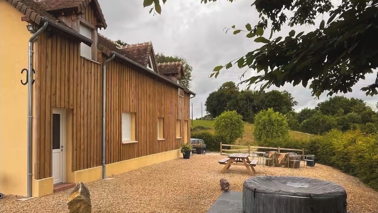 Photo of Outdoor in Saint-Martin-des-Pezerits