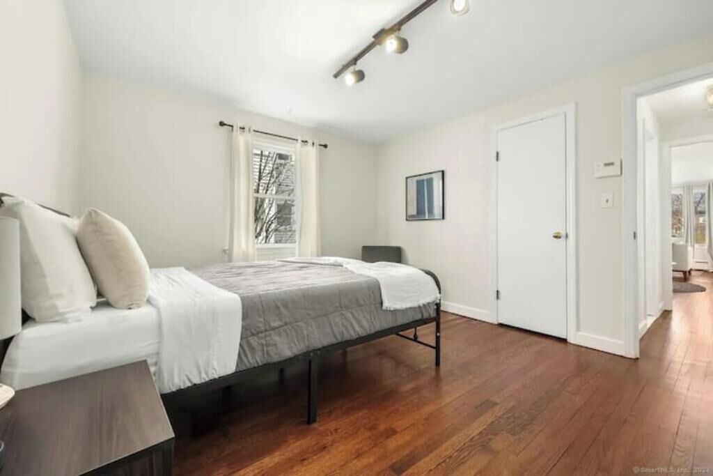 Photo of Bedroom in Black Rock Historic District