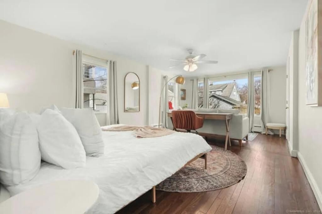 Photo of Bedroom in Black Rock Historic District
