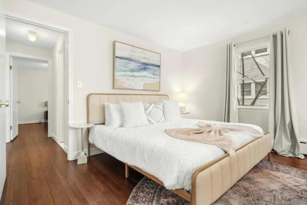 Photo of Bedroom in Black Rock Historic District