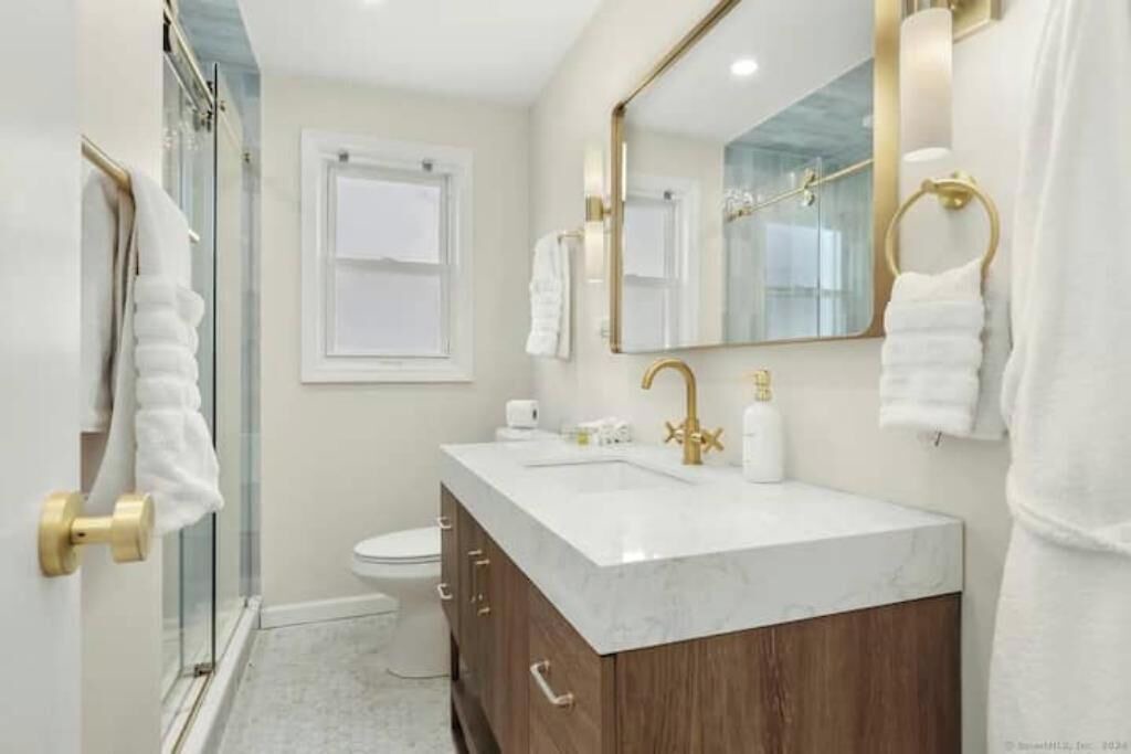 Photo of Bathroom in Black Rock Historic District