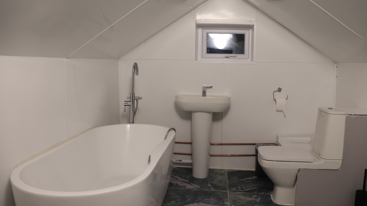 Photo of Bathroom in Brize Norton