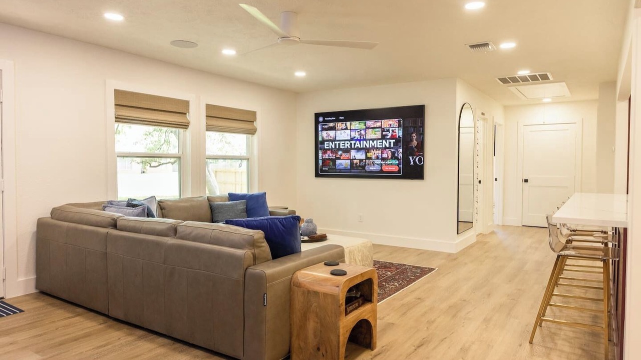 Photo of Livingroom in Country Club Estates