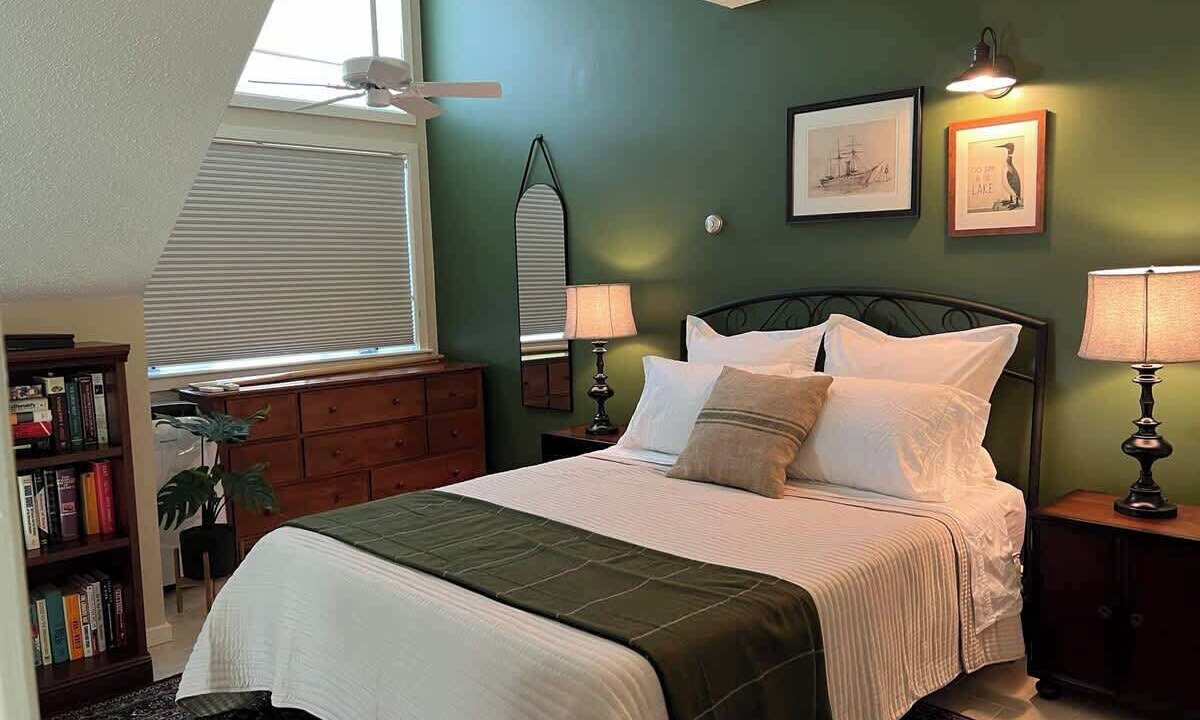 Photo of Bedroom in Sunapee