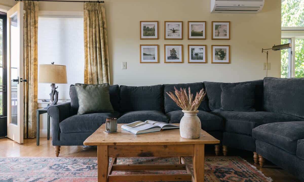 Photo of Livingroom in Sunapee