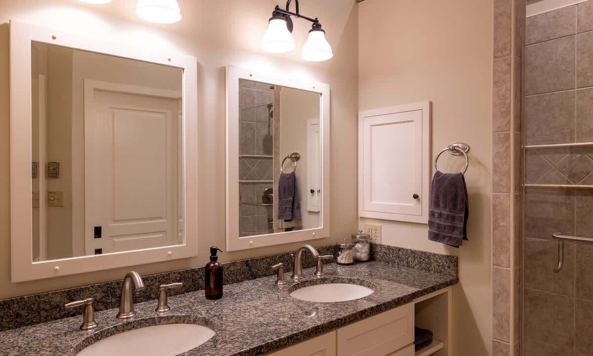 Photo of Bathroom in Sunapee