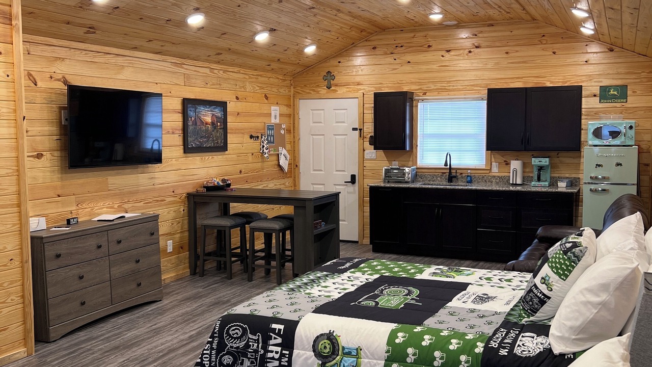 Photo of Bedroom in Lee County
