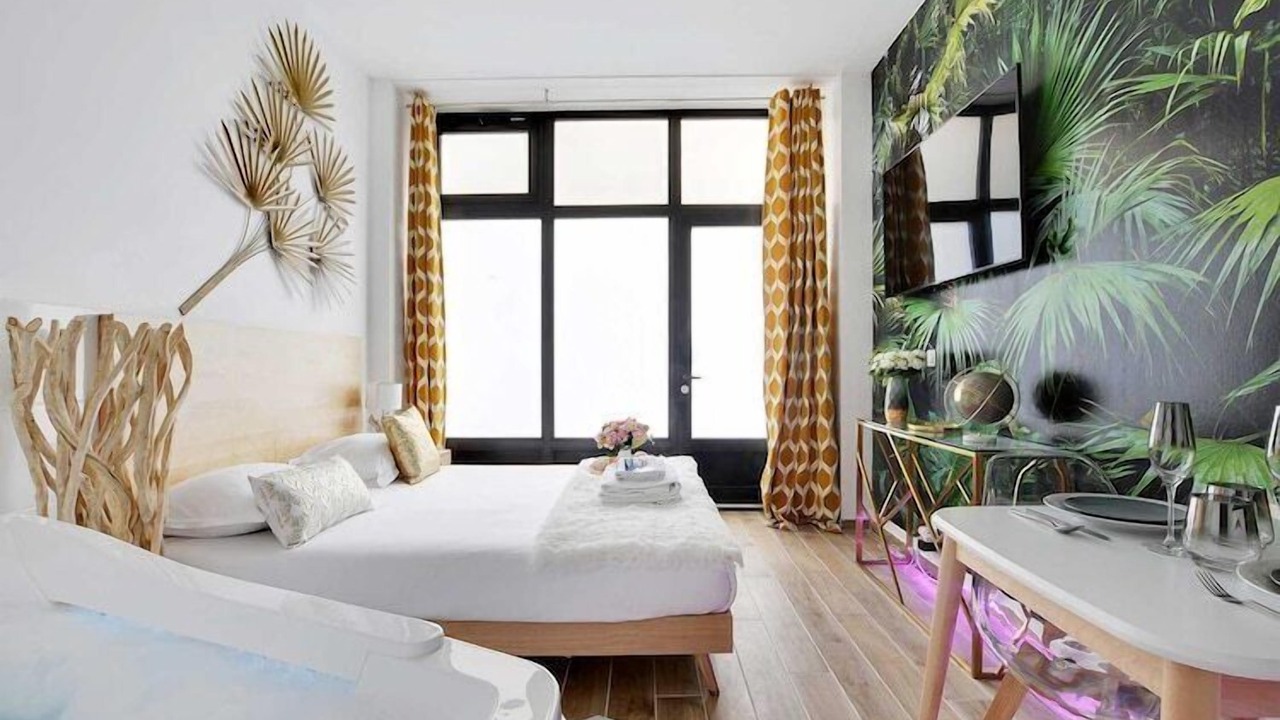 Photo of Bedroom in Pigalle