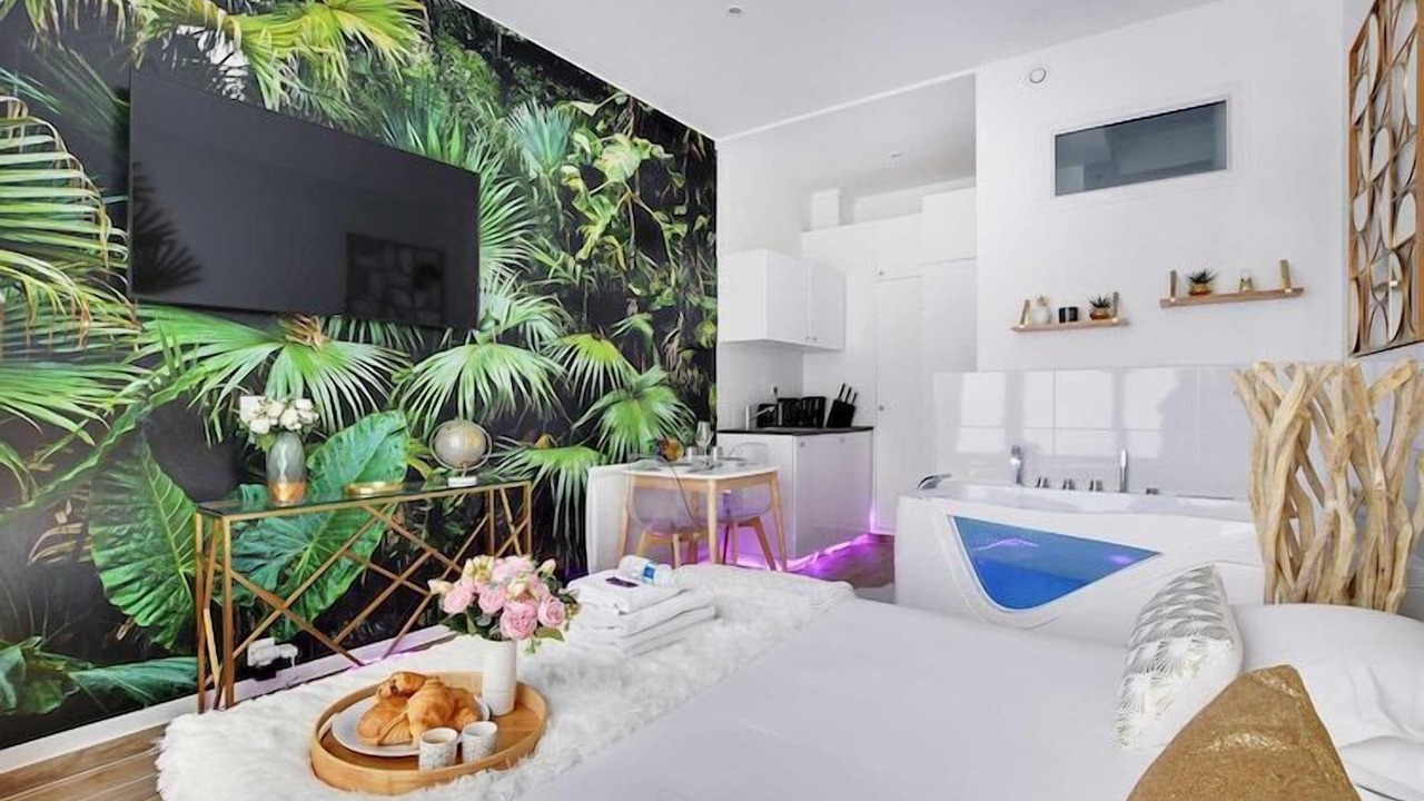 Photo of Bedroom in Pigalle