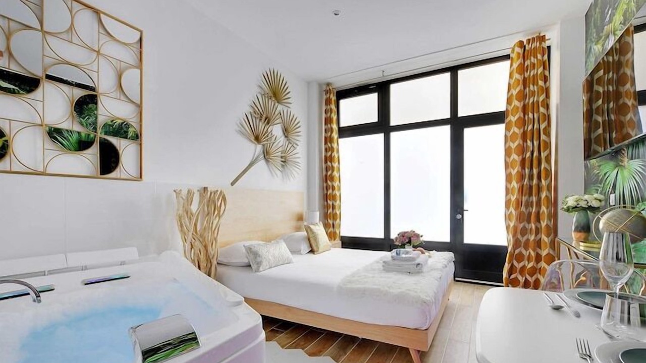 Photo of Bedroom in Pigalle