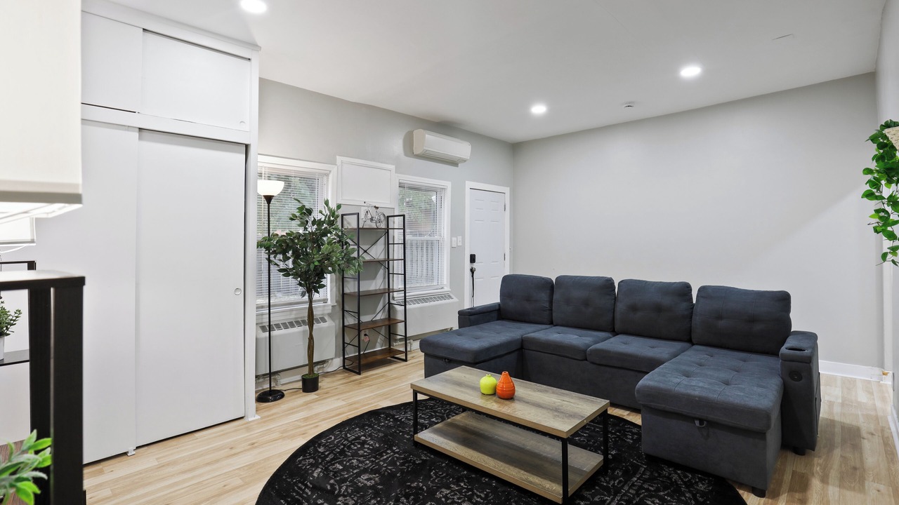 Photo of Livingroom in Forest Park