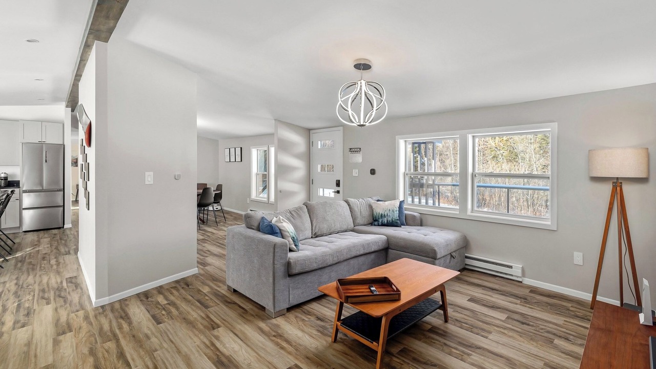 Photo of Livingroom in Newport