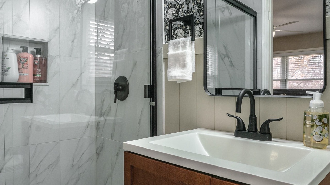 Photo of Bathroom in Nall Hills