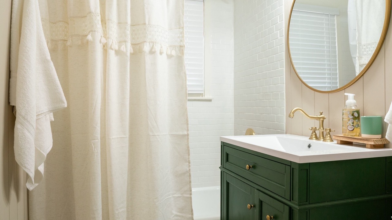Photo of Bathroom in Nall Hills