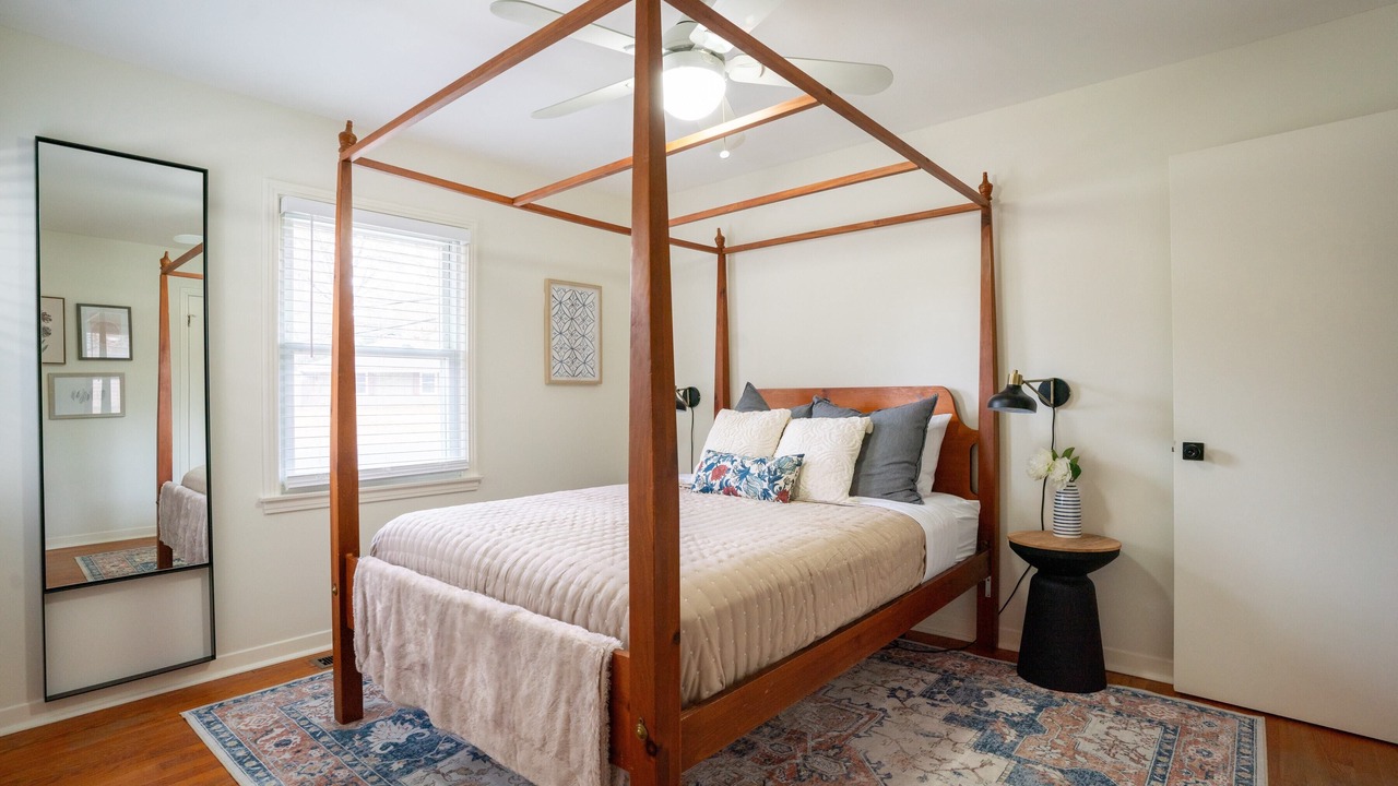 Photo of Bedroom in Nall Hills