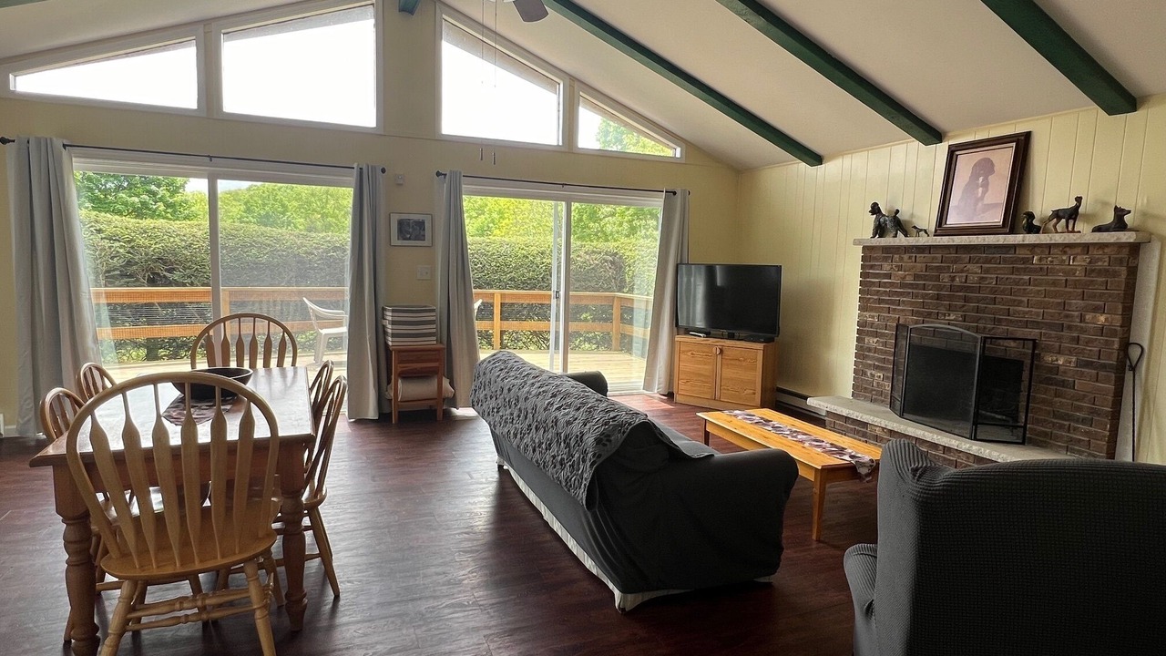 Photo of Livingroom in Saylorsburg