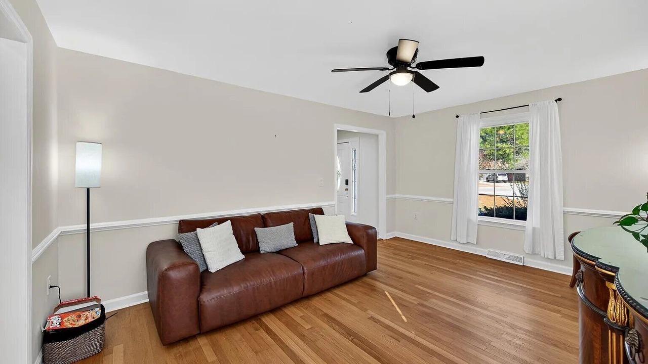 Photo of Livingroom in North Charleston