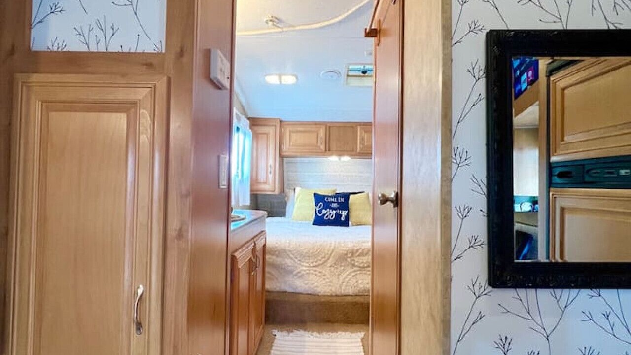Photo of Bedroom in Leon Junction