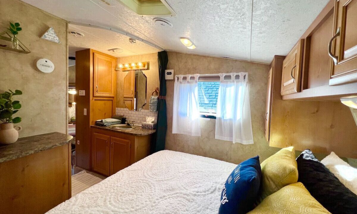Photo of Bedroom in Leon Junction