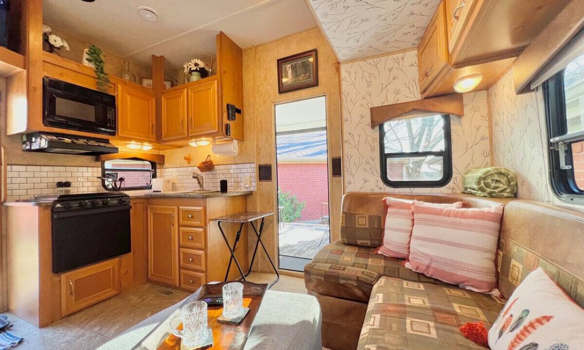 Photo of Livingroom in Leon Junction