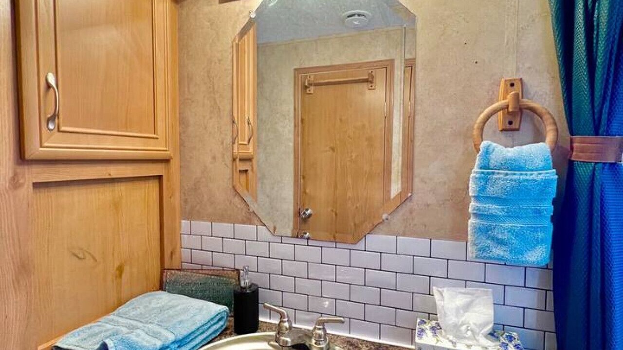 Photo of Bathroom in Leon Junction