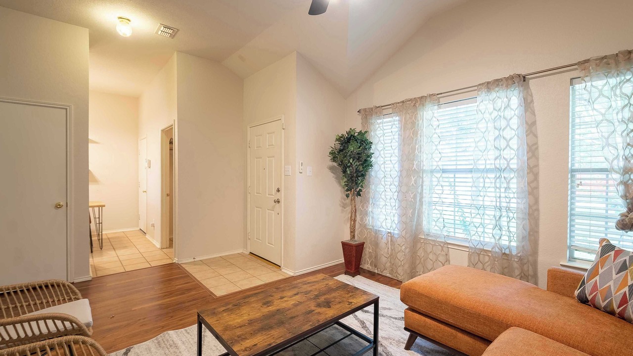 Photo of Livingroom in Denton